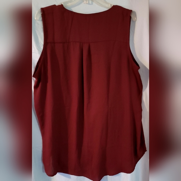 EUC, Maurices Size XXL, Maroon, Sleeveless, Button Down Blouse - Picture 4 of 4